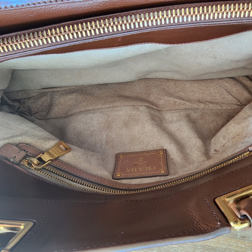 Prada Bag - Picture 4 of 9